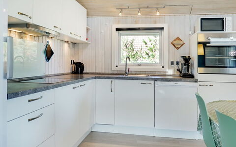 Mettemarie - 800M from the Sea: Træ, Køkken, Countertop, Gulvbelægning, Indretning, Loft, Køkken Apparat, Større Bandage, Hjem, Etage