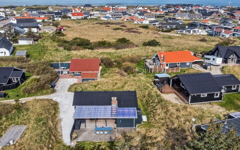 Madsen - 500M from the Sea: Tag, Almindeligt, Land Lot, Landdistrikt, Hjem, Estate, Mark, Sommerhus, Lawn, Forstad