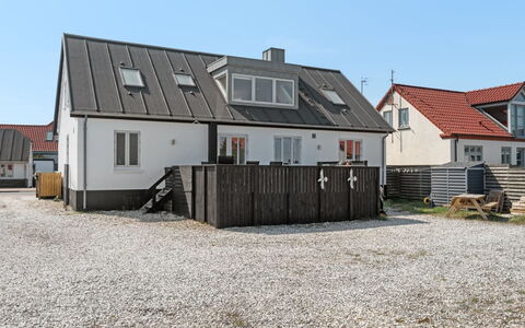 Thilla - 100M from the Sea: Bygning, Vindue, Tag, Hus, Hjem, Boligområde, Arkitektur, Facade, Sommerhus, Kompositmateriale