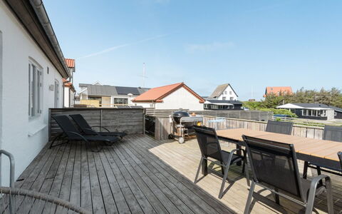 Thilla - 100M from the Sea: Træ, Hjem, Dæk, Trægulve, Planke, Lejlighed, Hårdttræ, Altan, Boardwalk, Gelænder