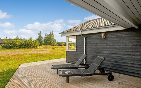 Sulki - 3.5Km from the Sea: Sommerhus, Hjem, Hus, Tag, Veranda, Estate, Sidespor, Garden Bygninger, Stuehus, Gård