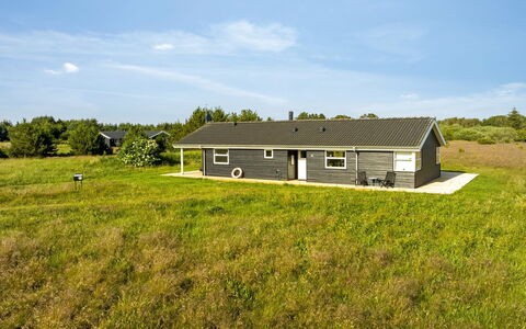 Sulki - 3.5Km from the Sea: Sommerhus, Hjem, Hus, Tag, Veranda, Estate, Sidespor, Garden Bygninger, Stuehus, Gård