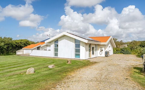 Sulevi - 200M to the Fjord: Sommerhus, Hjem, Hus, Tag, Veranda, Estate, Sidespor, Garden Bygninger, Stuehus, Gård