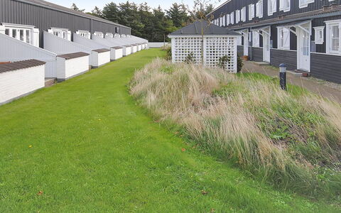 Eleen - 100M to the Fjord: Tag, Hus, Land Lot, Hjem, Sommerhus, Estate, Garden Bygninger, Skygge, Bjælkehytte, Landscaping