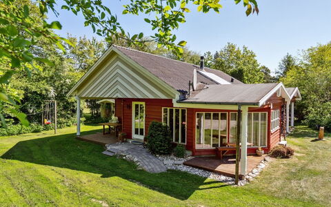 Flugha - 500M to the Fjord: Tag, Hjem, Hus, Sidespor, Sommerhus, Kompositmateriale, Dør, Skydevindue, Estate, Skorsten
