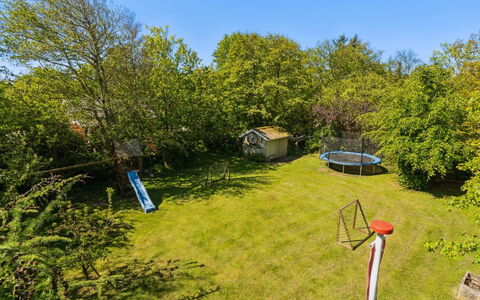 Flugha - 500M to the Fjord: Land Lot, Have, Lawn, Gård, Backyard, Landscaping, Parkere, Garden Bygninger