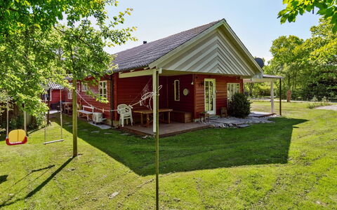 Flugha - 500M to the Fjord: Hus, Tag, Hjem, Sommerhus, Lawn, Have, Sidespor, Stuehus, Gård, Backyard