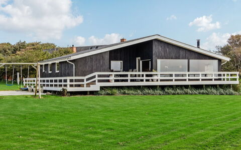 Emanuela - 350M to the Fjord: Træ, Veranda, Arkitektur, Hjem, Hus, Sommerhus, Land Lot, Tag, Stuehus, Sidespor