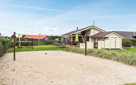 Mervi - 300M to the Fjord: Græs, Hus, Tag, Hjem, Sommerhus, Busk, Land Lot, Landdistrikt, Stuehus, Bunddække