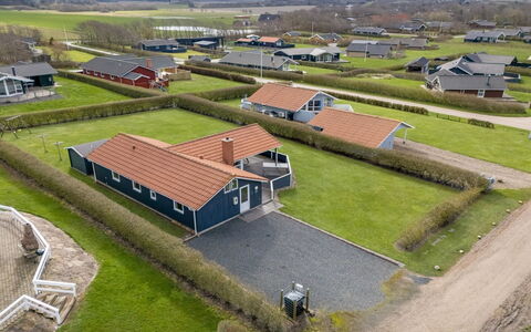 Loviisa - 300M to the Fjord: Tag, Almindeligt, Land Lot, Landdistrikt, Hjem, Estate, Mark, Sommerhus, Lawn, Forstad