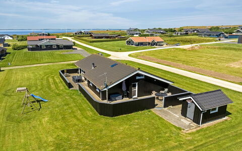 Samuil - 300M to the Fjord: Hus, Tag, Hjem, Sommerhus, Skur, Garden Bygninger, Sidespor, Gård, Bjælkehytte, Hytte