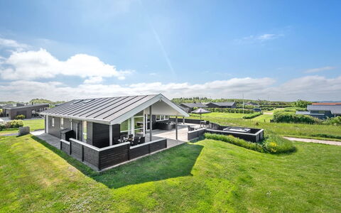 Nahel - 150M to the Fjord: Træ, Hjem, Veranda, Dæk, Hårdttræ, Tag, Bejdse, Trægulve, Eco Hotel