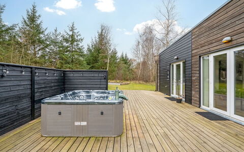 Tenna - 250M to the Fjord: Blå, Busk, Sommerhus, Bunddække, Have, Estate, Skygge, Landscaping, Stuehus, Eco Hotel