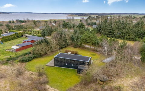 Tenna - 250M to the Fjord: Blå, Busk, Sommerhus, Bunddække, Have, Estate, Skygge, Landscaping, Stuehus, Eco Hotel