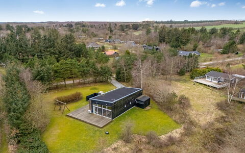 Tenna - 250M to the Fjord: Blå, Busk, Sommerhus, Bunddække, Have, Estate, Skygge, Landscaping, Stuehus, Eco Hotel