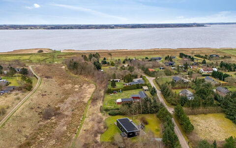 Tenna - 250M to the Fjord: Blå, Busk, Sommerhus, Bunddække, Have, Estate, Skygge, Landscaping, Stuehus, Eco Hotel