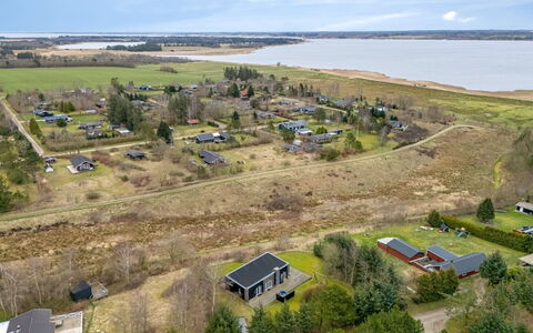Tenna - 250M to the Fjord: Blå, Busk, Sommerhus, Bunddække, Have, Estate, Skygge, Landscaping, Stuehus, Eco Hotel