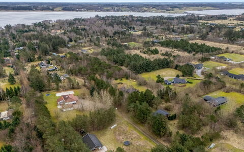 Aman - 700M to the Fjord: Naturligt Miljø, Luftfotografering, Fugleperspektiv, Landskab, Boligområde, Land Lot, Almindeligt, Menneskelig Bosættelse, Landdistrikt, Forstad