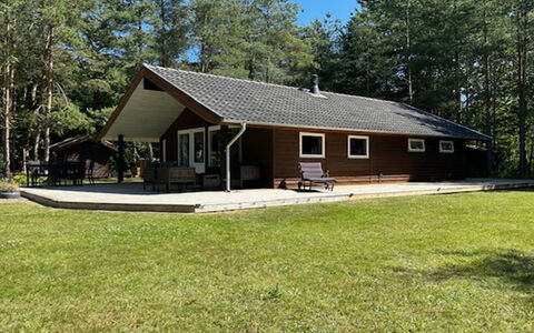 Aman - 700M to the Fjord: Træ, Have, Backyard, Land Lot, Hjem, Tag, Skygge, Dæk, Hårdttræ, Gård