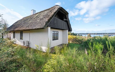 Tordis - 250M to the Fjord: Arkitektur, Tag, Hjem, Kompositmateriale, Dagslys, Sidespor, Indkørsel
