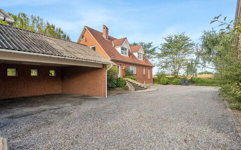 Auguste - 1.5Km to the Fjord: Tag, Hus, Land Lot, Hjem, Sommerhus, Estate, Garden Bygninger, Skygge, Bjælkehytte, Landscaping