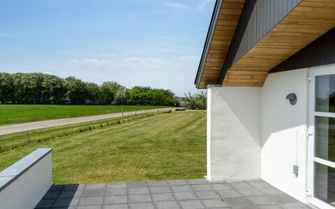Imilie - 250M to the Fjord: Tag, Hus, Land Lot, Hjem, Sommerhus, Estate, Garden Bygninger, Skygge, Bjælkehytte, Landscaping