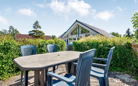 Stryd - 150M from the Sea: Møbel, Udendørs Møbler, Udendørs Bord, Stol, Skygge, Have, Køkken & Spisebord, Veranda, Gårdhave, Estate