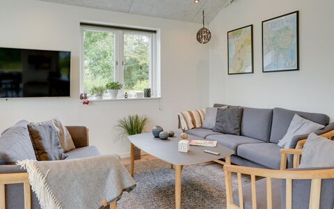 Adela - 1Km from the Sea: Gulvbelægning, Etage, Loft, Indretning, Countertop, Køkken, Cabinetry, Værelse, Større Bandage, Lysarmatur