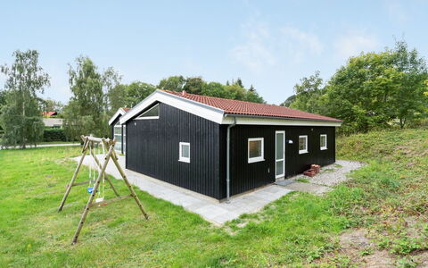 Bjarki - 800M from the Sea: Tag, Hus, Hjem, Sommerhus, Dør, Sidespor, Dæk, Veranda, Planke, Hårdttræ
