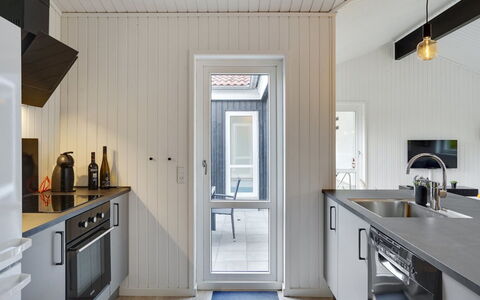 Bjarki - 800M from the Sea: Tag, Hus, Hjem, Sommerhus, Dør, Sidespor, Dæk, Veranda, Planke, Hårdttræ