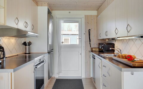 Gardis - 100M from the Sea: Tag, Hus, Hjem, Sommerhus, Sidespor, Estate, Indkørsel, Garden Bygninger, Gård, Skur