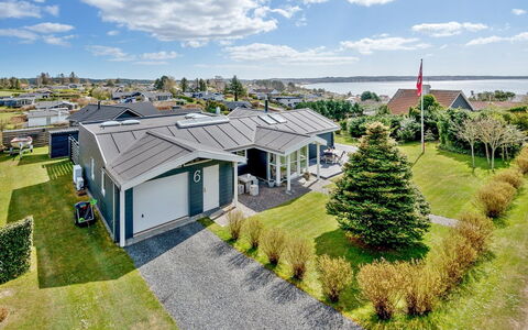 Kuno - 300M from the Sea: Tag, Hus, Hjem, Sommerhus, Sidespor, Estate, Indkørsel, Garden Bygninger, Gård, Skur