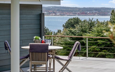 Kuno - 300M from the Sea: Tag, Hus, Hjem, Sommerhus, Sidespor, Estate, Indkørsel, Garden Bygninger, Gård, Skur