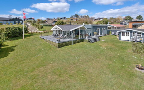 Kuno - 300M from the Sea: Tag, Hus, Hjem, Sommerhus, Sidespor, Estate, Indkørsel, Garden Bygninger, Gård, Skur