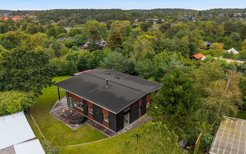 Ylvi - 250M from the Sea: Træ, Boligområde, Hus, Landskab, Hjem, Tag, Land Lot, Menneskelig Bosættelse, Landdistrikt