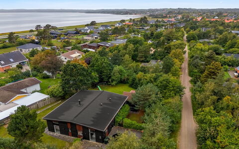 Ylvi - 250M from the Sea: Boligområde, Landskab, Fugleperspektiv, Luftfotografering, Forstad, Tag, Hus, Hjem, Land Lot, Menneskelig Bosættelse