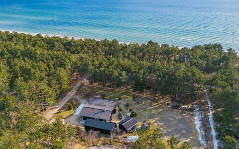 Keyla - 50M from the Sea: Tag, Hus, Hjem, Sommerhus, Sidespor, Estate, Indkørsel, Garden Bygninger, Gård, Skur
