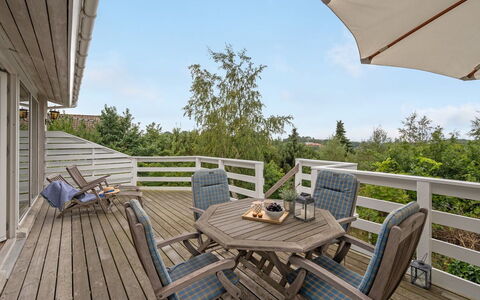 Frauke - 1Km from the Sea: Træ, Hjem, Veranda, Dæk, Hårdttræ, Tag, Bejdse, Trægulve, Eco Hotel