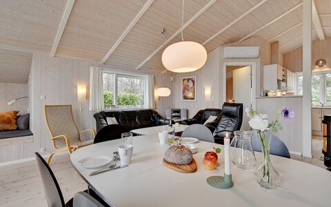 Sitka - 250M from the Sea: Tag, Hus, Hjem, Sommerhus, Sidespor, Estate, Indkørsel, Garden Bygninger, Gård, Skur