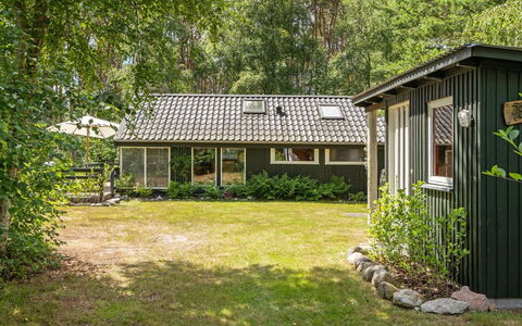 Herlek - 200M from the Sea: Tag, Hus, Hjem, Sommerhus, Sidespor, Estate, Indkørsel, Garden Bygninger, Gård, Skur