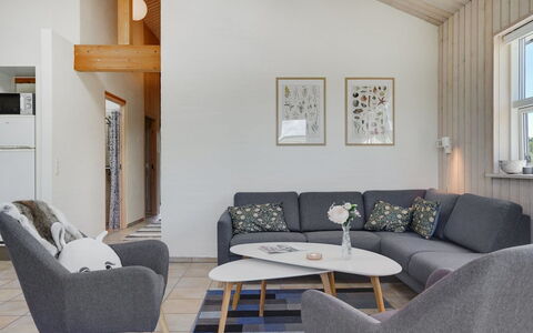 Bitha - 400M from the Sea: Tag, Hus, Land Lot, Hjem, Sommerhus, Estate, Garden Bygninger, Skygge, Bjælkehytte, Landscaping