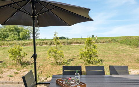 Bitha - 400M from the Sea: Tag, Hus, Land Lot, Hjem, Sommerhus, Estate, Garden Bygninger, Skygge, Bjælkehytte, Landscaping