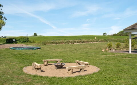 Bitha - 400M from the Sea: Tag, Hus, Land Lot, Hjem, Sommerhus, Estate, Garden Bygninger, Skygge, Bjælkehytte, Landscaping