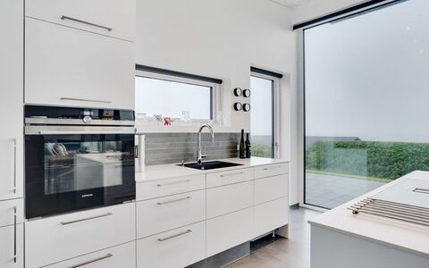 Anniina - 200M from the Sea: Køkken, Countertop, Indretning, Køkken Apparat, Gulvbelægning, Cabinetry, Loft, Husholdningsapparat, Etage, Større Bandage