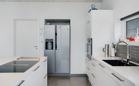 Anniina - 200M from the Sea: Køkken, Countertop, Køkken Apparat, Gulvbelægning, Større Bandage, Cabinetry, Indretning, Træ, Etage, Møbel