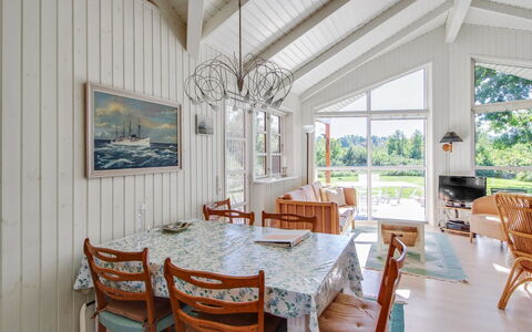 Nela - 300M from the Sea: Loft, Dør, Sommerhus, Stol, Køkken & Spisebord, Hårdttræ, Stue, Veranda, Trægulve, Planke