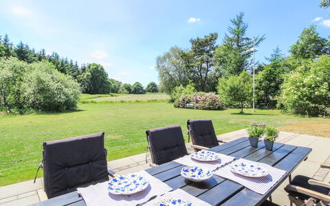 Rufina - 850M from the Sea: Busk, Have, Land Lot, Skygge, Lawn, Landscaping, Udendørs Bord, Udendørs Møbler, Stol, Gård