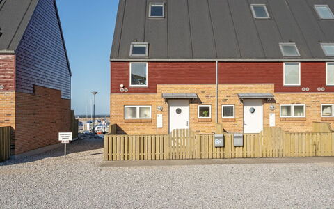 Line - 10M from the Sea: Hus, Tag, Hjem, Sommerhus, Skur, Garden Bygninger, Sidespor, Gård, Bjælkehytte, Hytte