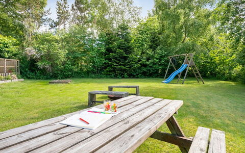 Reika - 1Km from the Sea: Møbel, Udendørs Bench, Bord, Land Lot, Udendørs Bord, Udendørs Møbler, Picnic Bord, Have, Lawn, Eng