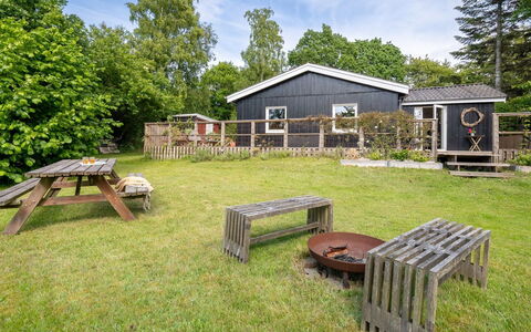Reika - 1Km from the Sea: Græs, Sommerhus, Hus, Hjem, Landdistrikt, Land Lot, Have, Lawn, Backyard